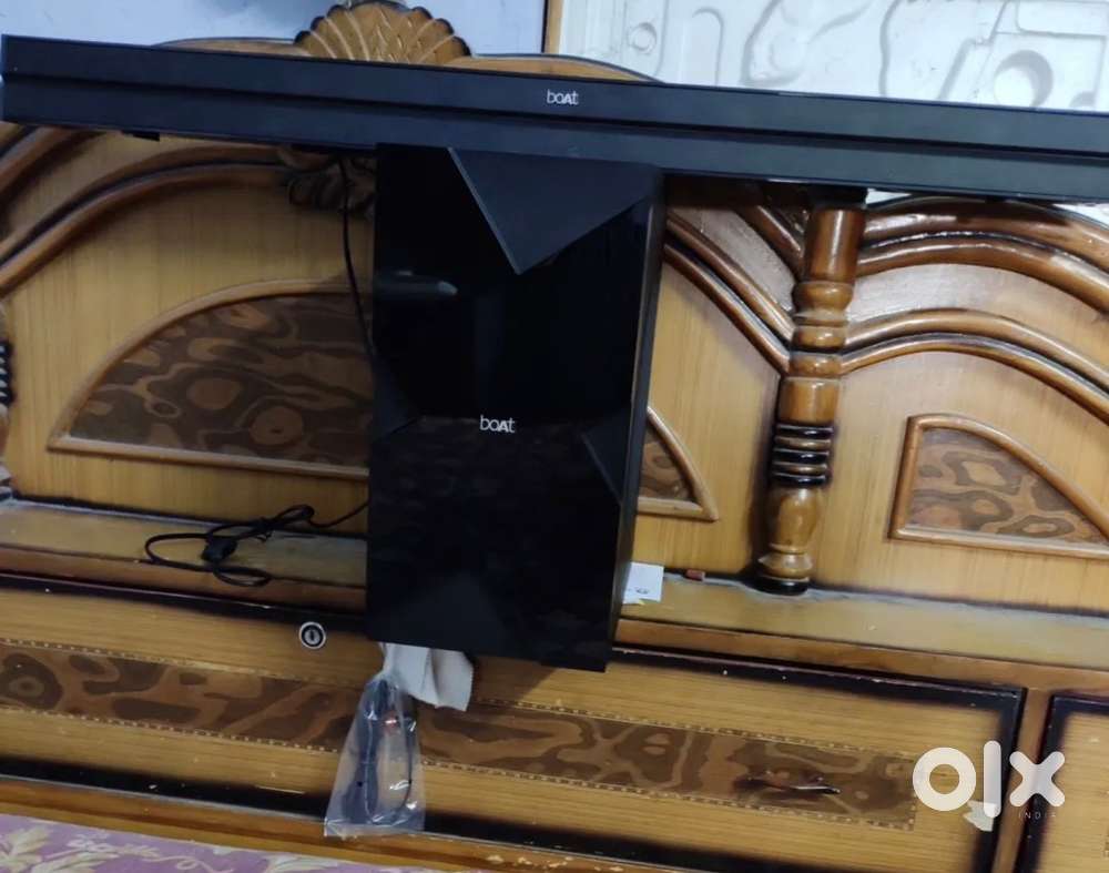 Boat bar 1550, boat stone 350, carrom, apple original earphone & cable