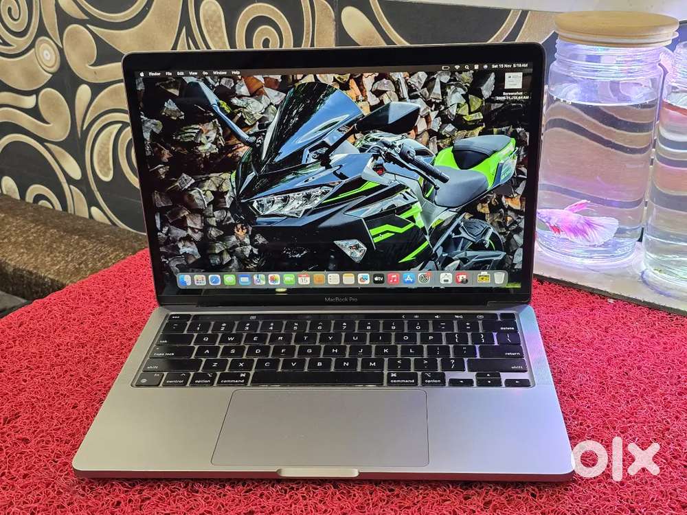 M1 Apple Macbook Pro 16gb Ram 256gb SSD Touchbar Touch ID  100% Health