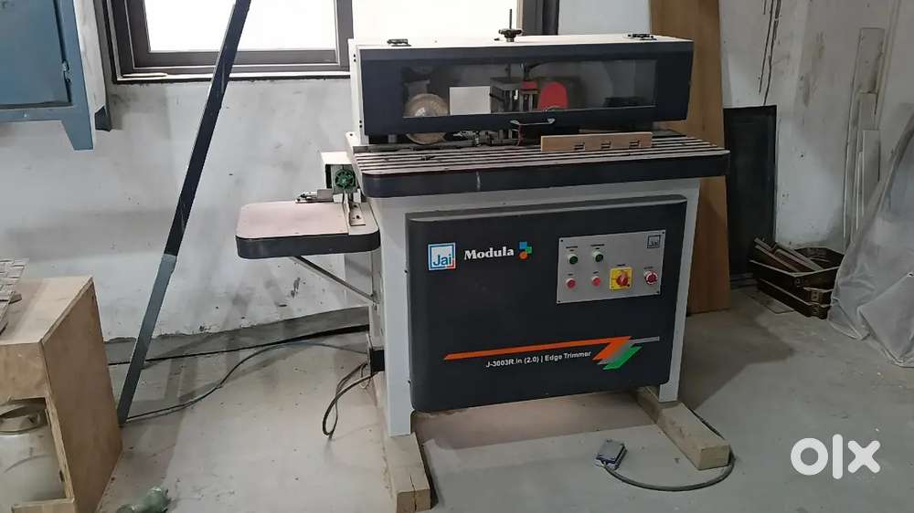 પ્લાયવુડ મા જે પટ્ટી મારીયે તે મા રેડિયસ પાડવાનું કામ કરે છે