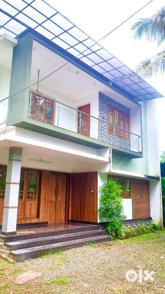 6 cent land with 1550 sqft new house for sale in kanjoor,near airport