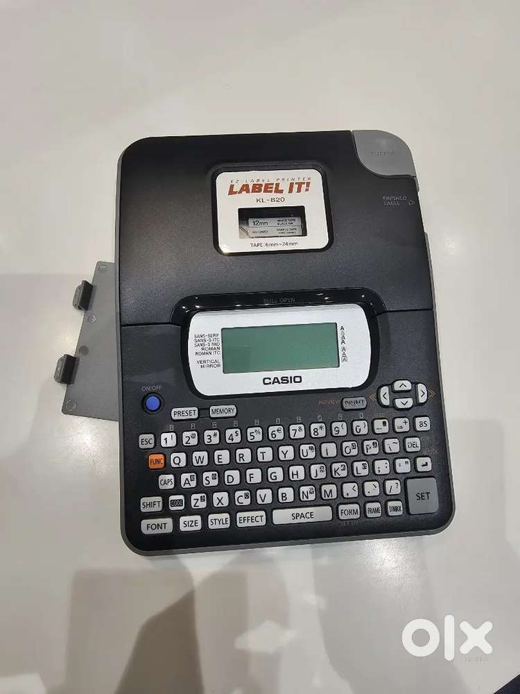 Casio KL-820 EZ-LABEL PRINTER.