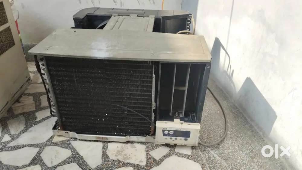 LG windows AC 1.5 Ton All part available this ac (condition AONE)