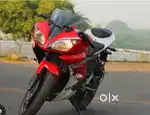 Yamaha R15.  V2