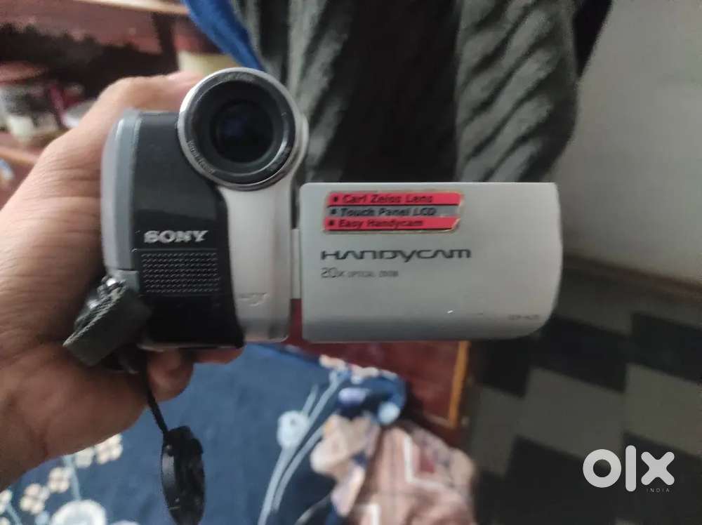 Sony handycam for sale with bag n charger