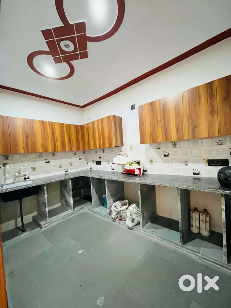 2 Room set ground floor बल्लबगढ़ sec 64-65 फ्लोर ब sec 62-70 खाली है