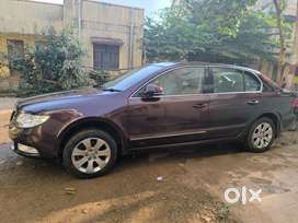 Skoda Superb 2010 Petrol 100000 Km Driven