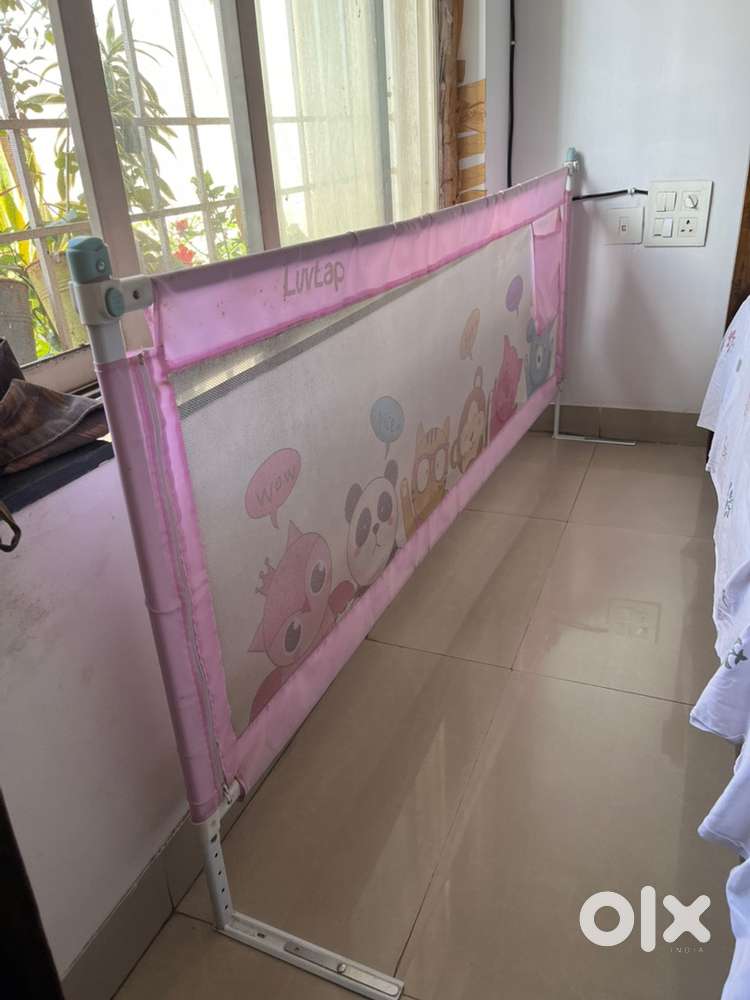 Luvlap Comfy Baby Bed Rail Guard in excellent condition