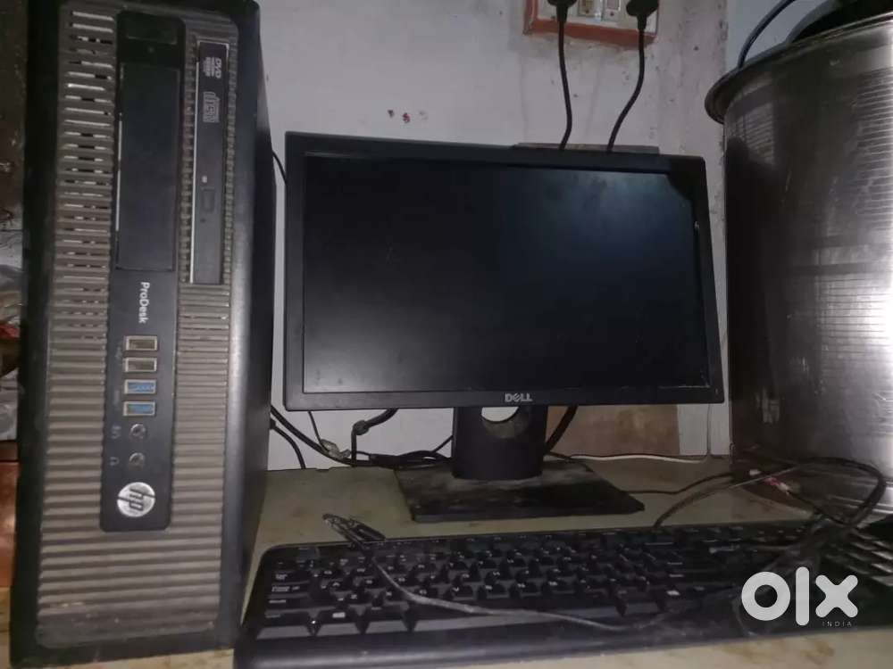 Good condition set up computer having cpu, monitor, mouse,, keyboard