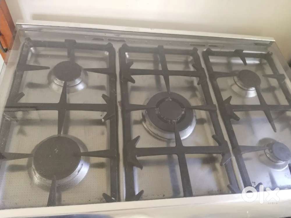 Cooking range with 5 burner gas stove with otg