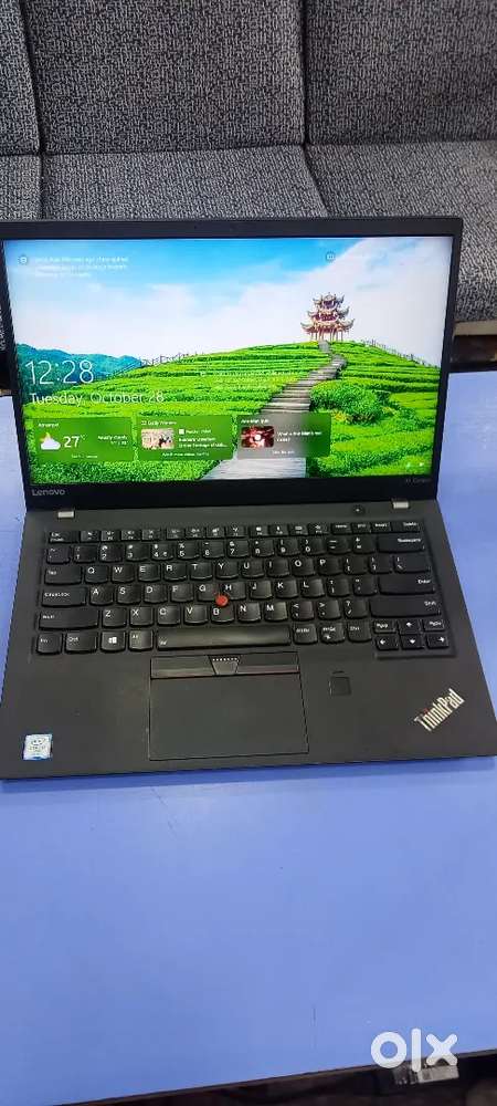 Lenovo ThinkPad X1 carbon core i7-7th Gen ultra slim laptop 16Gb RAM