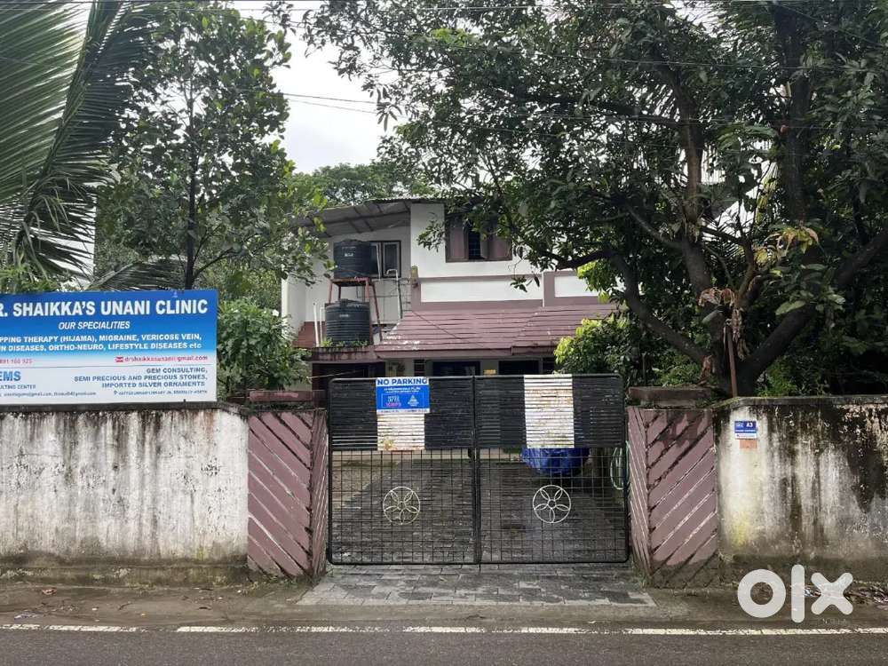 Edapally toll 6cent 4bhk old house