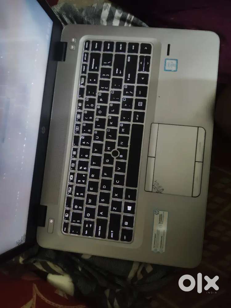 Hp Elight book830 g3 i5 6th generation 8gb ram 256 Gb ssd Windows 10