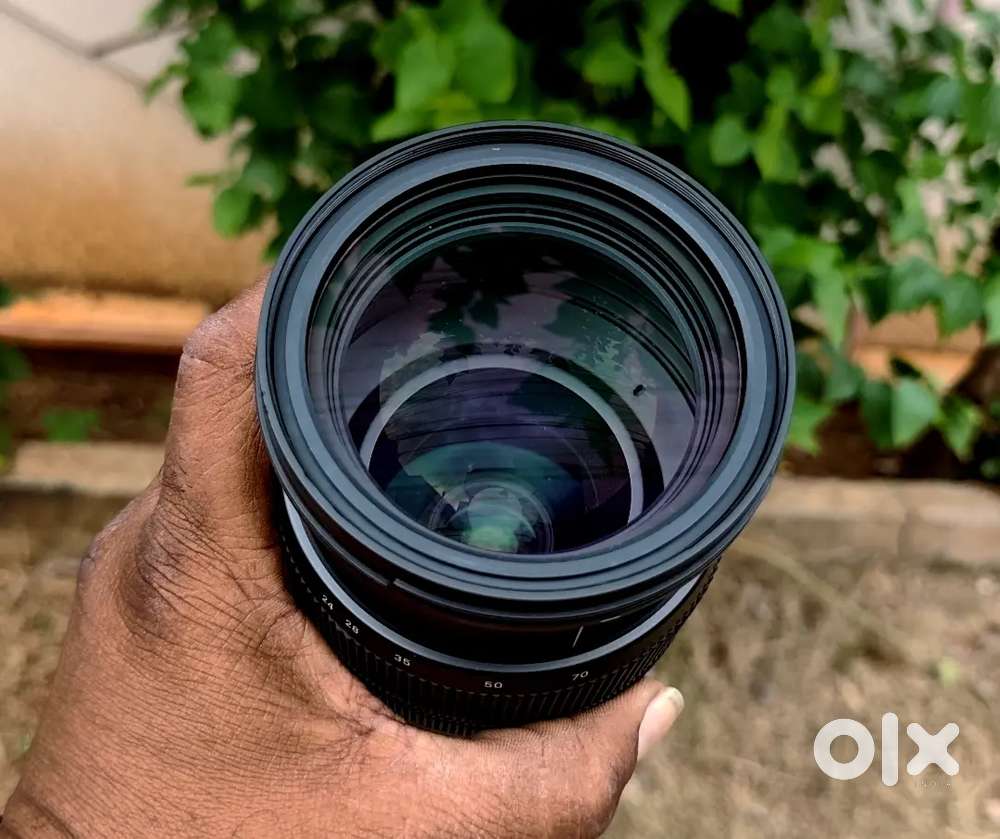 Sigma {Canon} 24-70mm f/2.8 DG HSM ART SERIES lens excellent sharpness