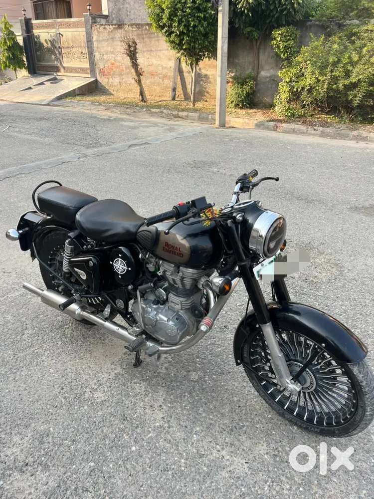 Black colour first onwer 2020model 18443 km drive