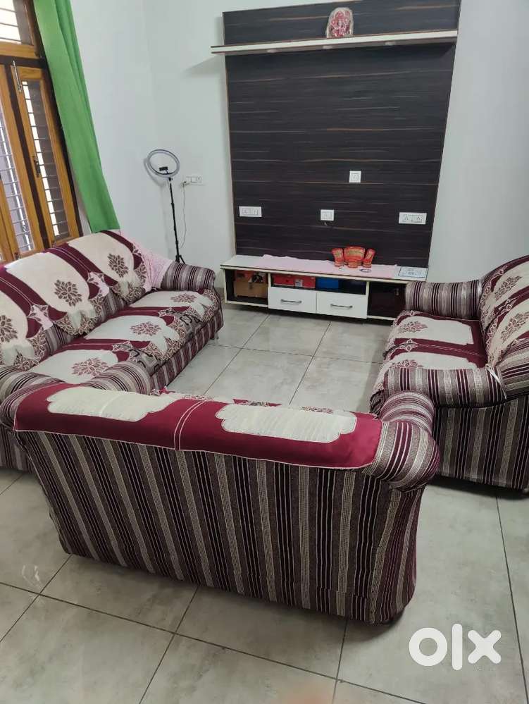 15000 Strong sofaset