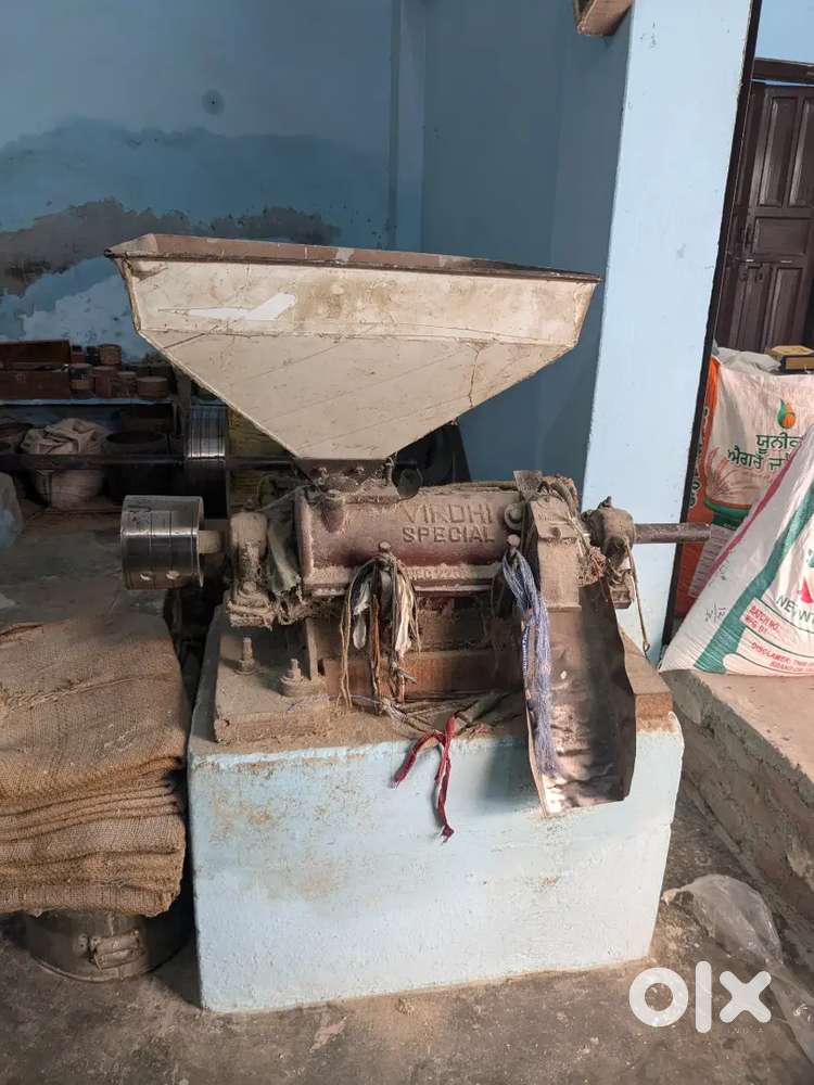 Aata chakki machine on sale with sailor thresher motor and starter
