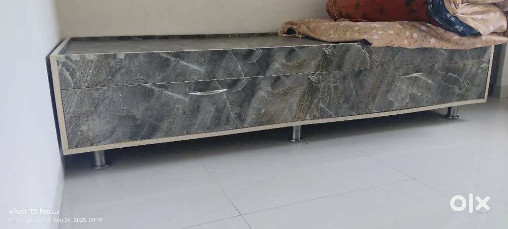 Single Bed at vadagon bk Negotiable 4k