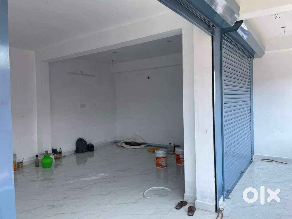 ShopFor rent in first floor Sq.ft 350 (beauty parlour ,clinic,office )