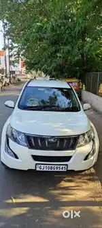 Mahindra XUV500 W8, 2015
