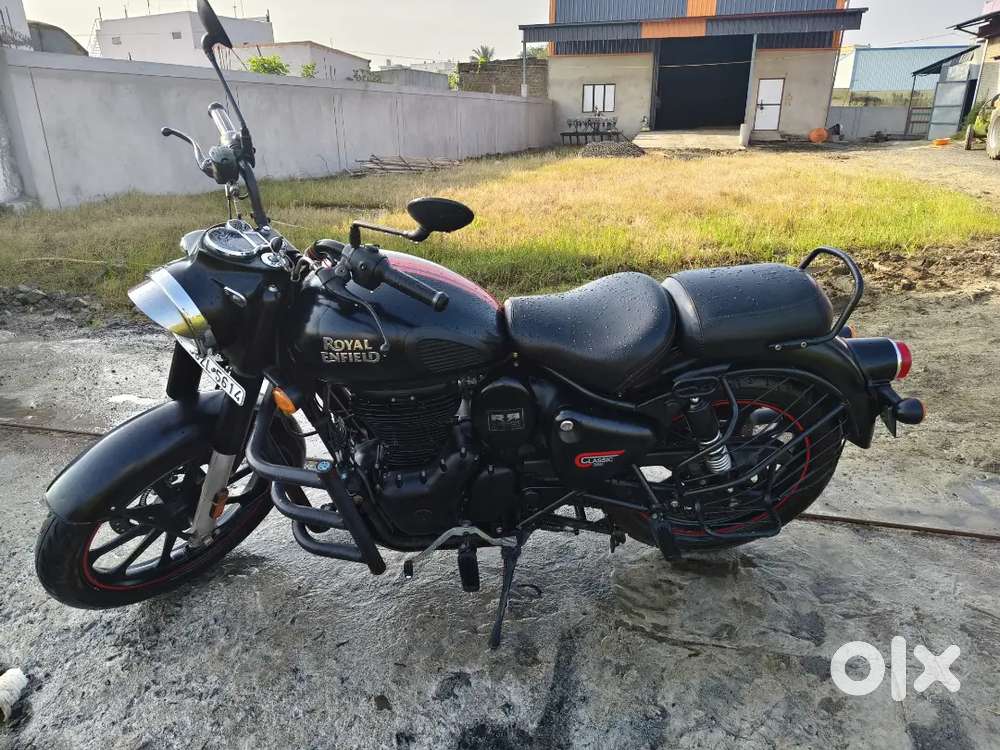 Royal Enfield brand New Condition  black stealth colour classic 350