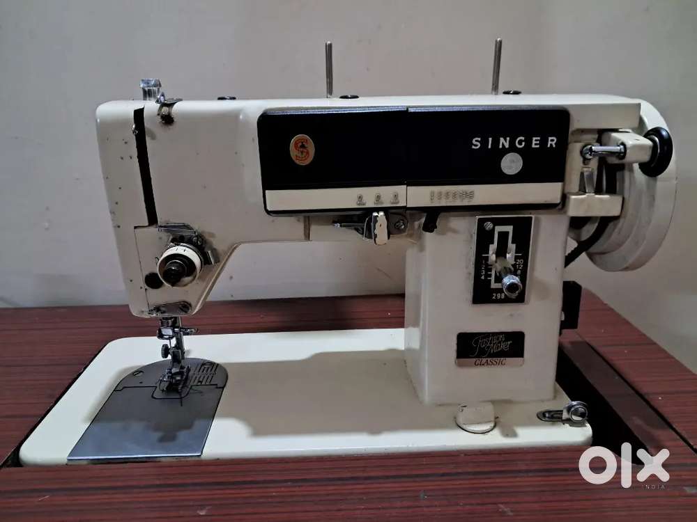 Singer fashion maker sewing machine