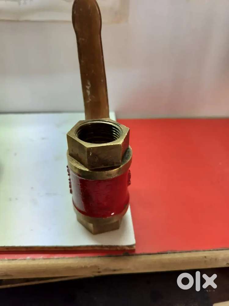 Heavy brass valves 1 5Nos