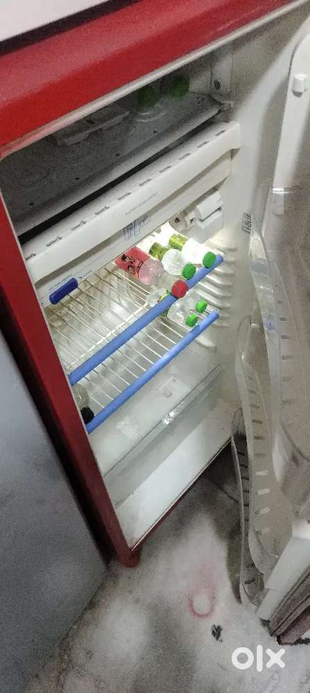 Proper working single door fridge good cooling