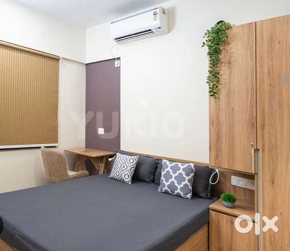 I want a roommate for sharing room with me