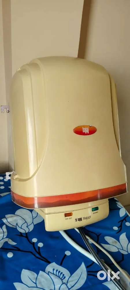 Bajaj majesty geyser, 25 liter capacity properly working