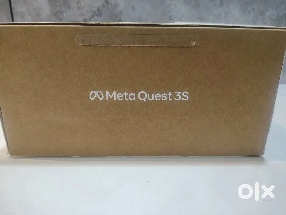 VR headset Meta Quest  3s (unused)