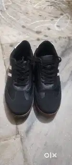 Black Casual Sneakers- Size[10]