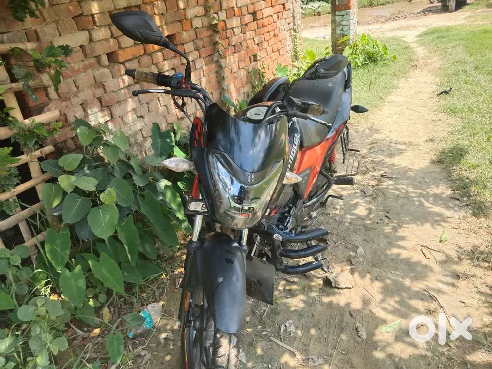 Gari fully excellent condition mein hai