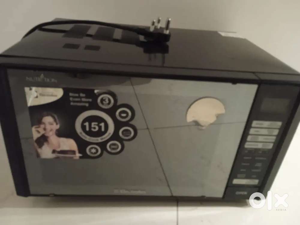 MICROWAVE OVEN