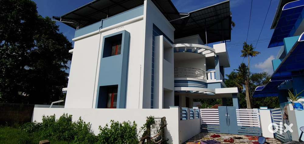 Aluva Ambattukavu- 1850 sqft House for sale
