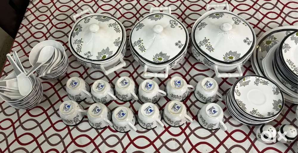 Bone china dinner set 71 pieces