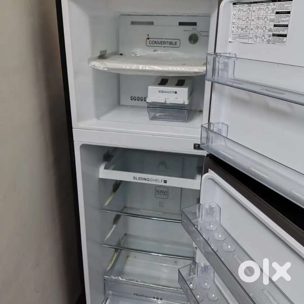 Hier fridge 268 ltr double door new condition.5month old only