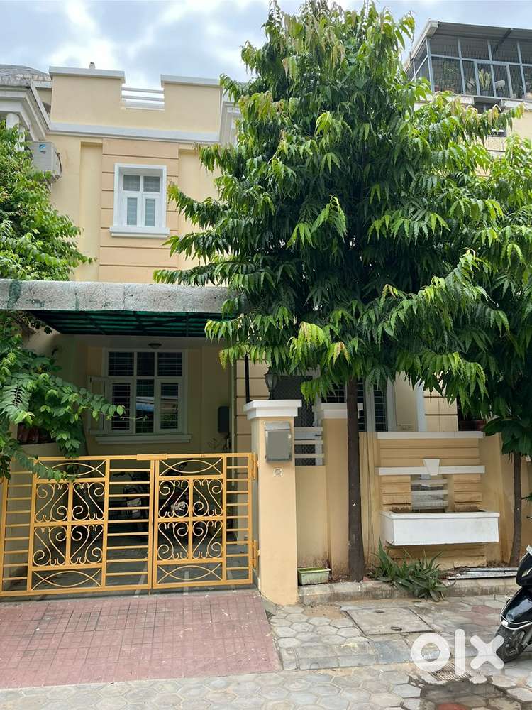 3 BHK VILLA/2 Car parking/ Club House/AC GYM/24/7 water supply