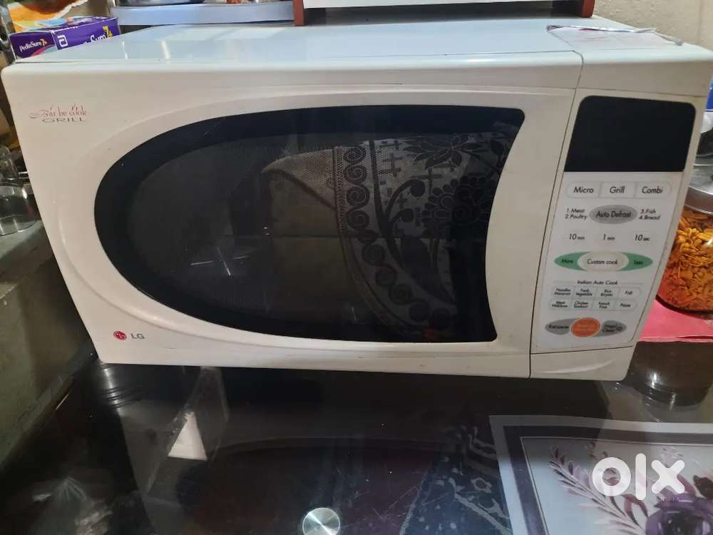 LG microwave white color