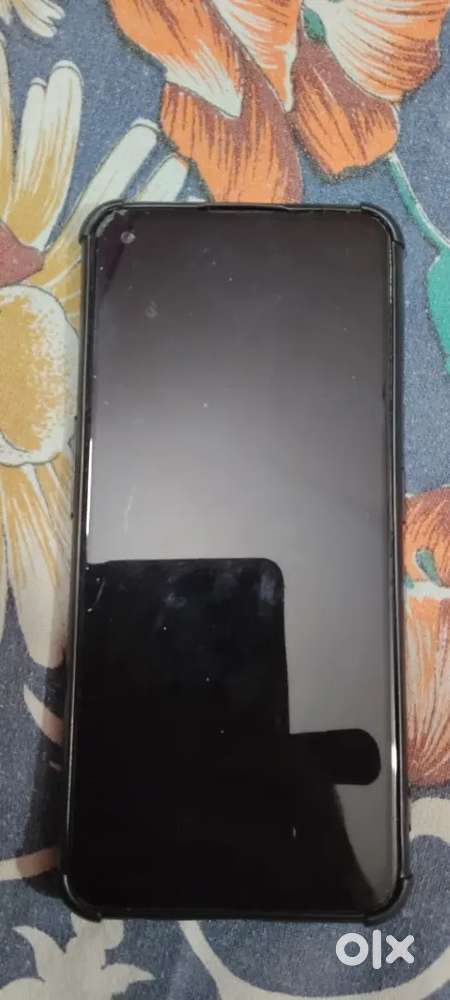 Realme X7 phone selling