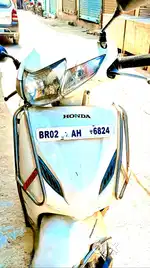 Pearl white honda activa 4G scooty 1st hand.