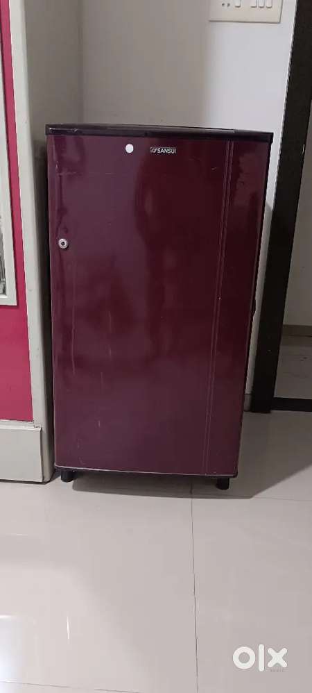 Refrigerator maroon color