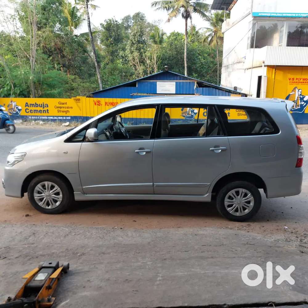 Toyota Innova 2015 Diesel 130000 Km Driven