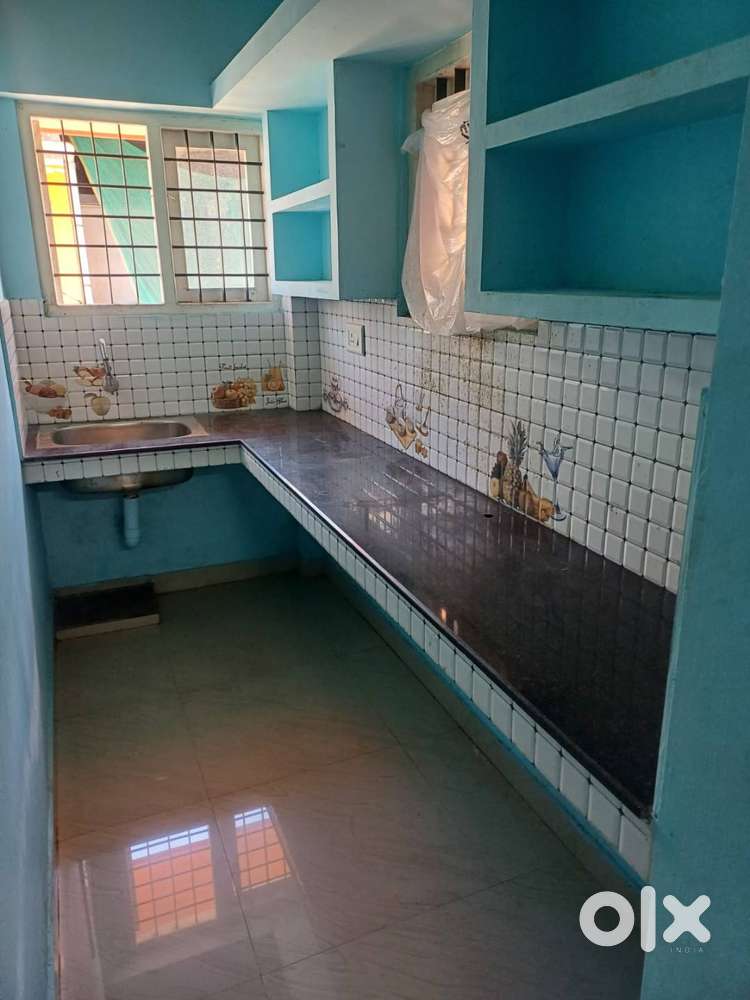 2nd floor 2 small rooms hall kitchen 1 bath room EWSgandhinagar ladies