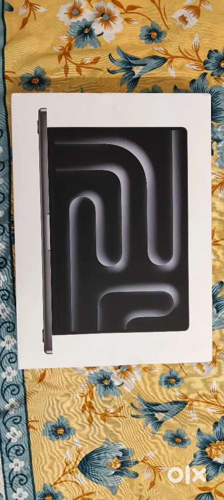 Apple macbook M4 max 16 inch 36gb memory 1Tb