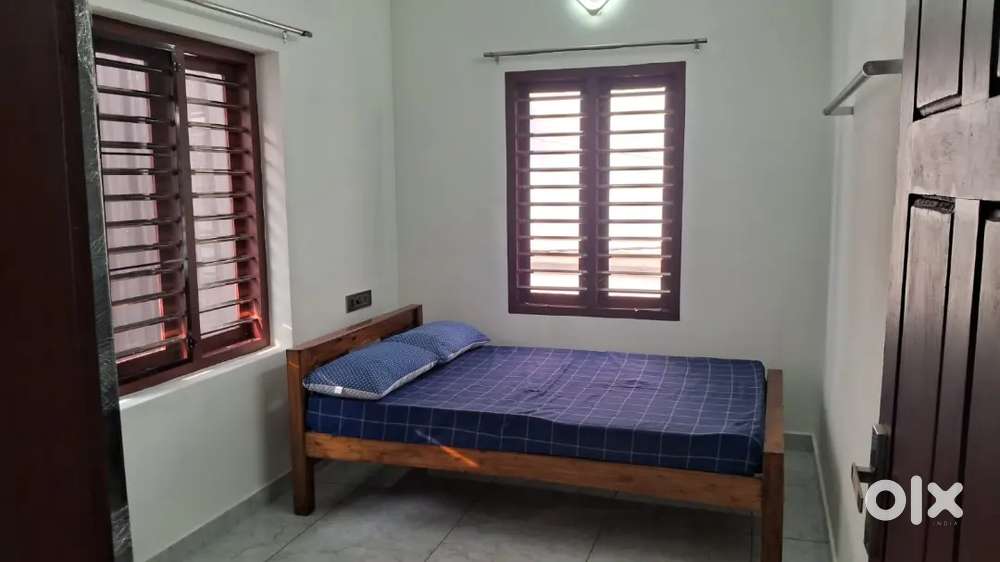 APPARTMENT SECOND FLOOR 2BHK FULLY FURNEESHED DESHABIMANI ROAD KALOOR