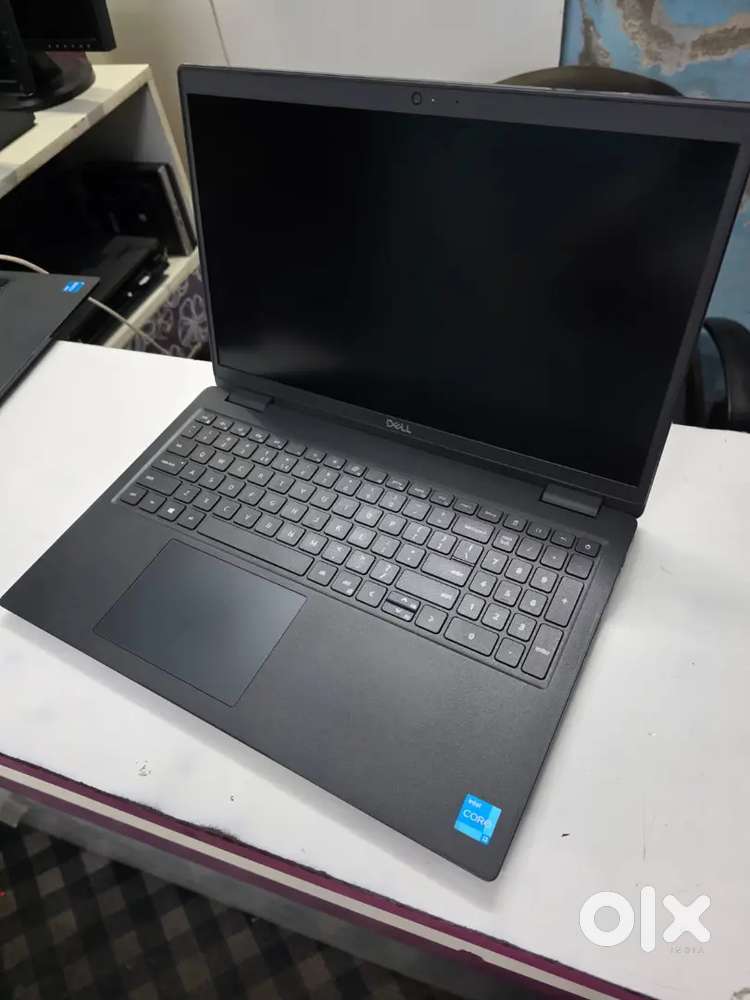 Dell core i3 11th gen 
3.00ghz
512gb ssd 8gb ram 15.6 screen
