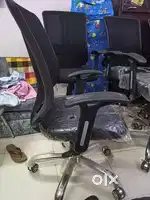 Unsused office chairs and office tables for sale