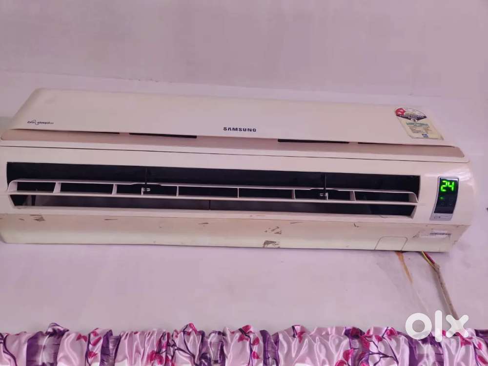 SAMSUNG 1 ton ac in running condition