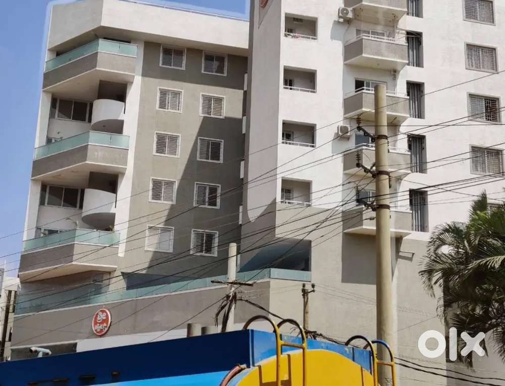 3bhk available for Bachelors and family welcome