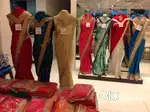 साड़ी शोरूम में लड़के और लड़कियों की जरुरत है!